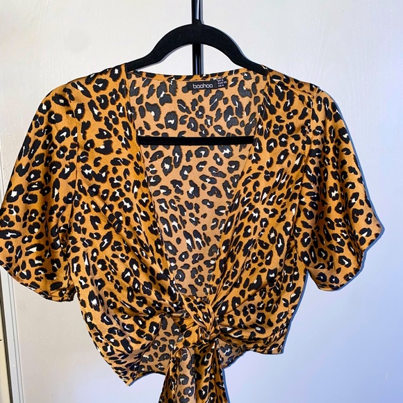 Boohoo Tops - Boohoo cheetah top that adjusts to your body. Very light, perfect for summer.